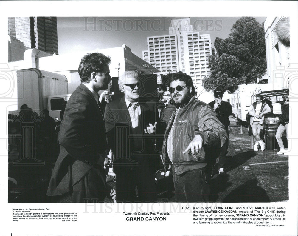 1991 Press Photo Kevin Kline, Steve Martin On Set Of &quot;Grand Canyon&quot; - Historic Images