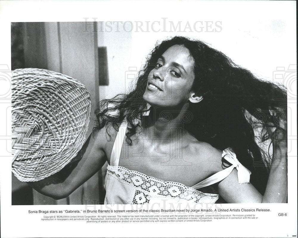 Press Photo Sonia Braga in &quot;Gabriela&quot; - Historic Images