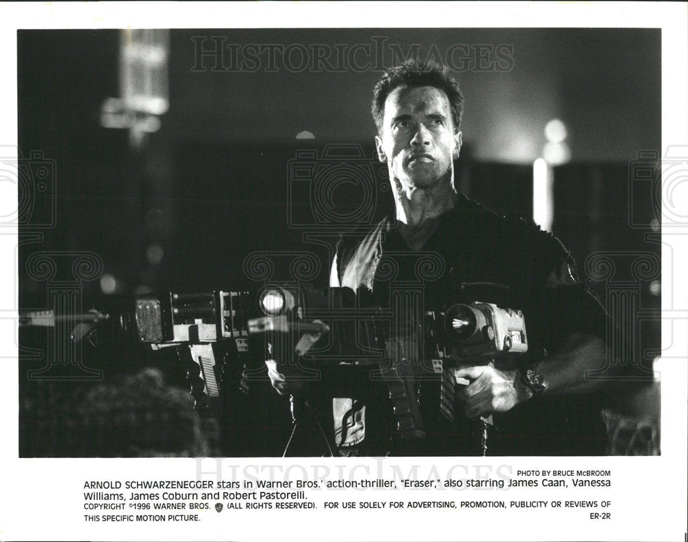 1996 Press Photo Arnold Schwarzenegger in &quot;Eraser&quot; - Historic Images