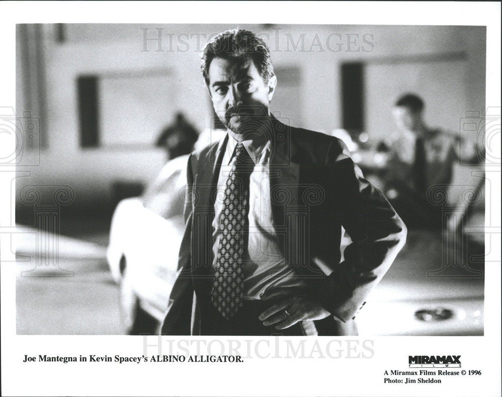 1996 Press Photo Joe Mantegna in &quot;Albino Alligator&quot; - Historic Images