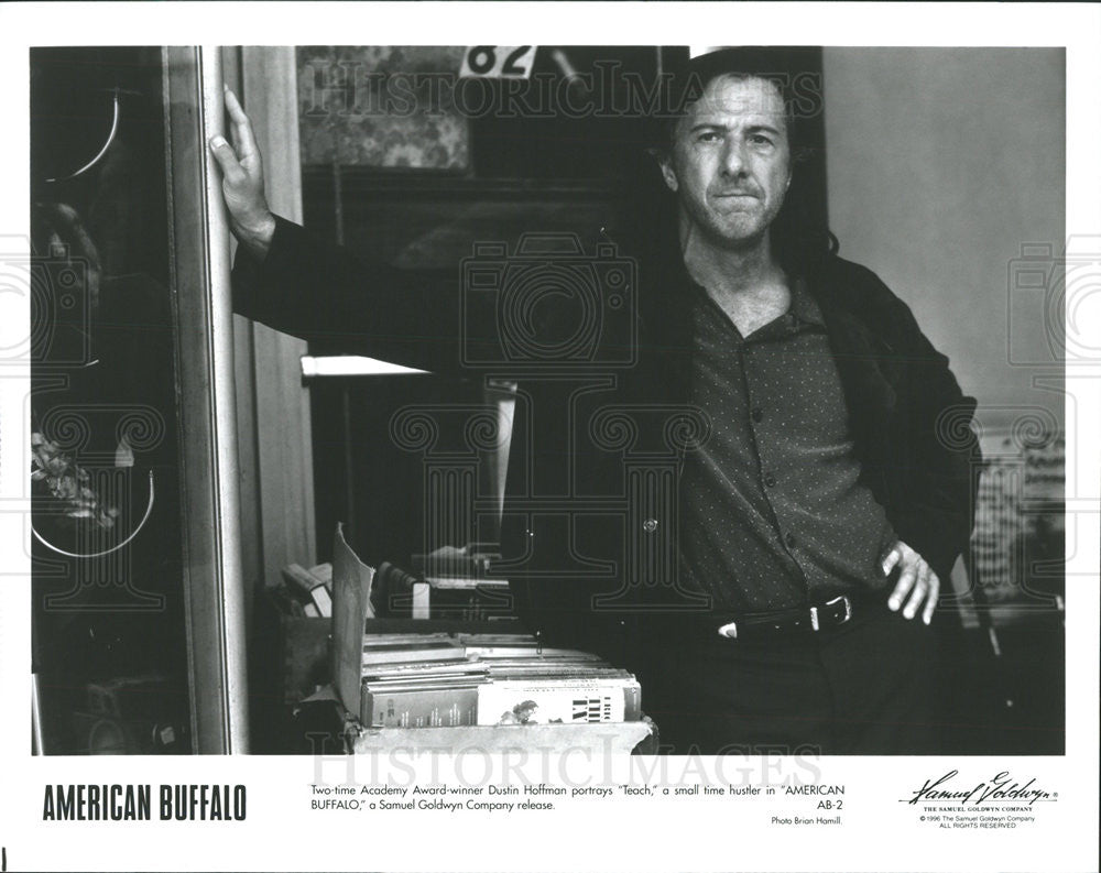 1996 Press Photo Dustin Hoffman Stars As Teach In &quot;American Buffalo&quot; - Historic Images