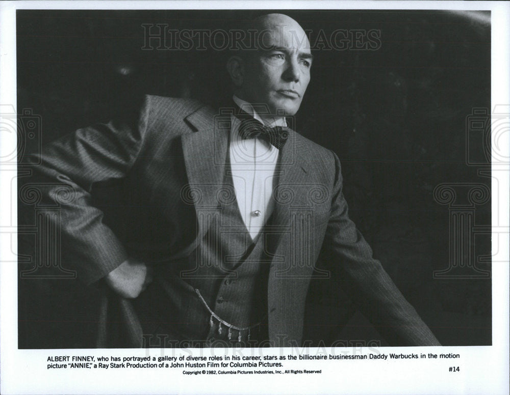 1982 Press Photo Actor Albert Finney Daddy Warbucks Annie - Historic Images