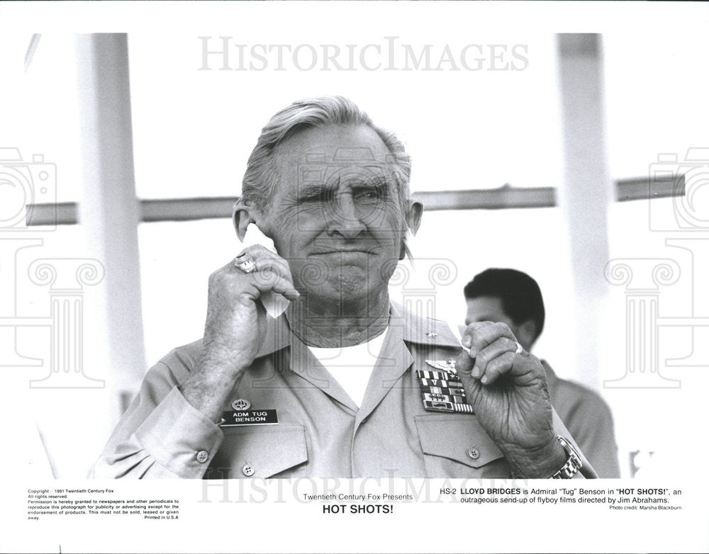 1991 Press Photo Lloyd Bridges in &quot;Hot Shots&quot; - Historic Images