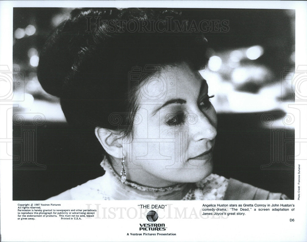 1987 Press Photo Actress Angelica Huston in Comedy Drama The Dead - Historic Images