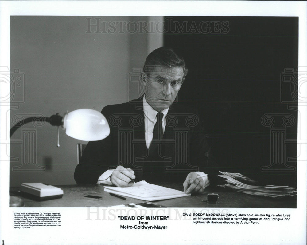 1986 Press Photo Roddy McDowall in film &quot;Dead of Winter&quot; - Historic Images