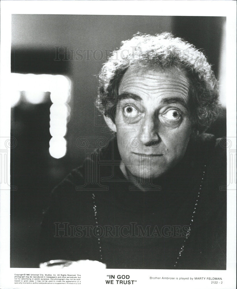 1980 Press Photo Marty Feldman in &quot;In God We Trust&quot; - Historic Images