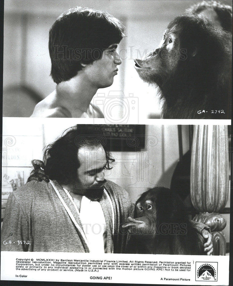 1981 Press Photo Tony Danza and Danny De Vito in "Going Ape" - Historic Images
