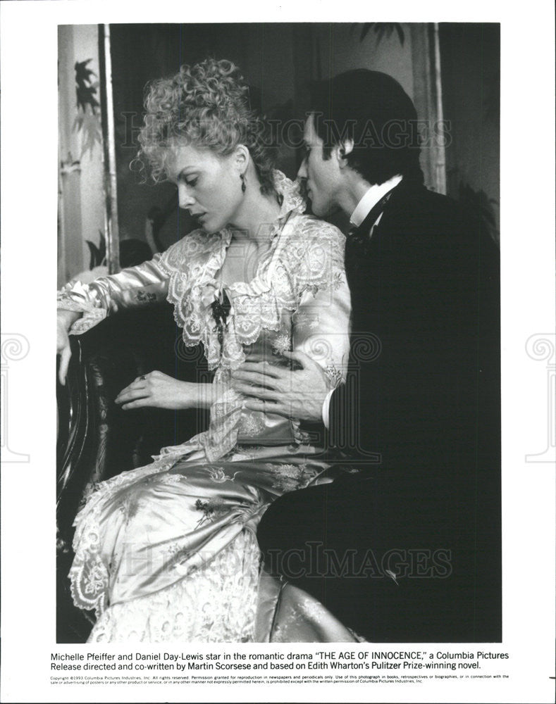 1993 Press Photo Actors Michelle Pfeiffer And Daniel Day-Lewis Starring Together - Historic Images