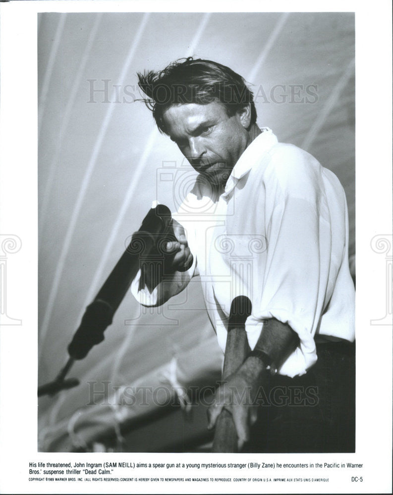 1989 Press Photo Sam Neill As John Ingram With Spear In "Dead Calm" - Historic Images