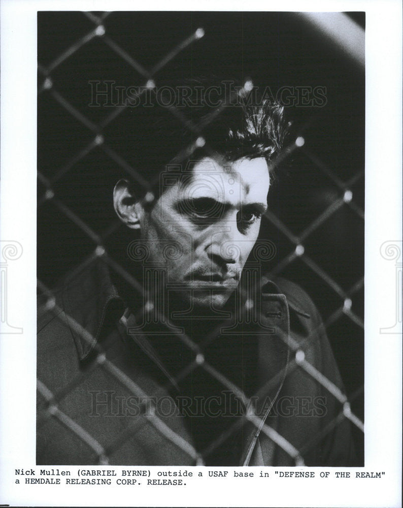 Press Photo Gabriel Byrne Actor Defense Realm - Historic Images