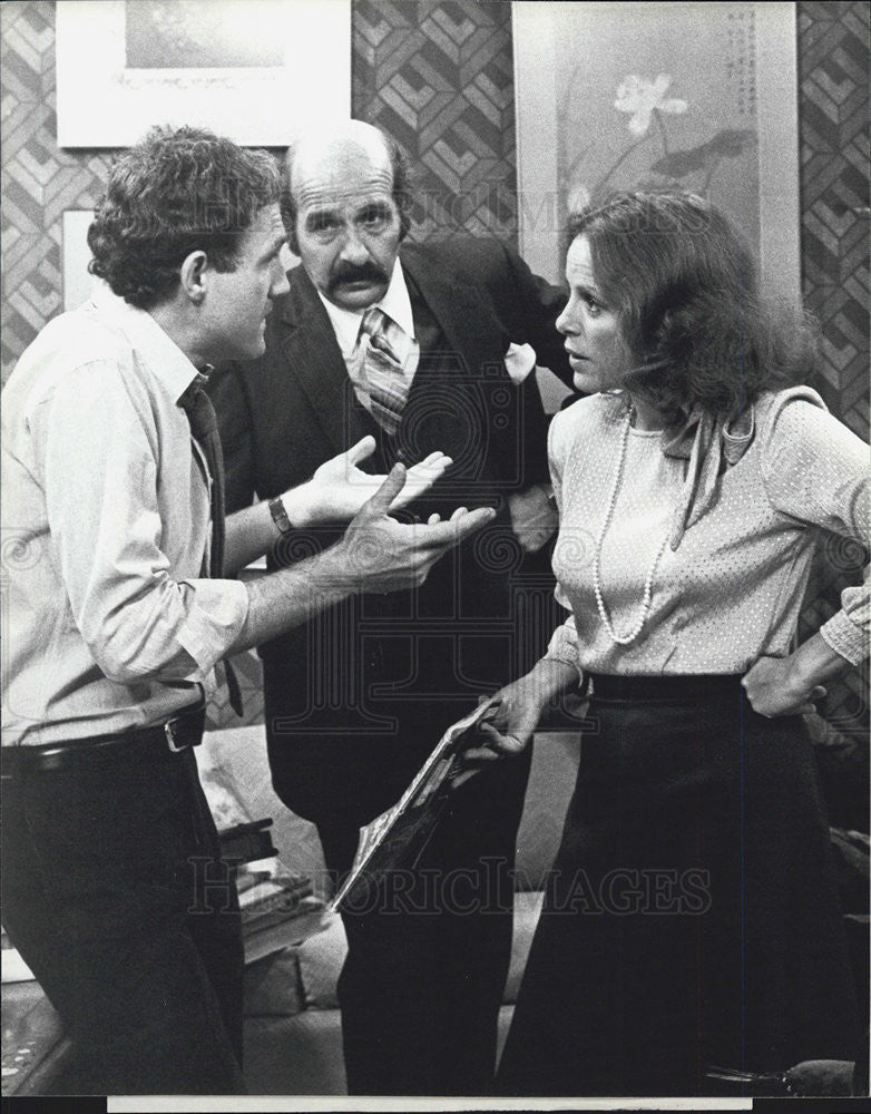 1980 Press Photo Lawrence Pressman stars in "Ladies' Man" - Historic Images