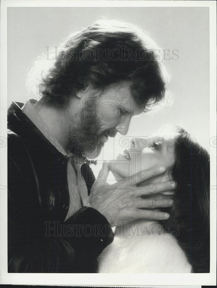 1985 Press Photo Marlo Thomas Kris Kristofferson Actor Lost Honor Kathryn Beck - Historic Images