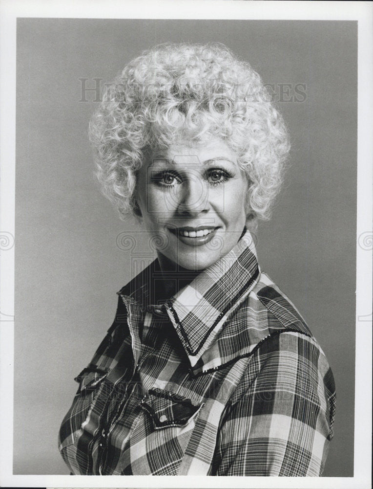 1980 Press Photo Sue Ane Langdon stars in &quot;When The Whistle Blows&quot; - Historic Images