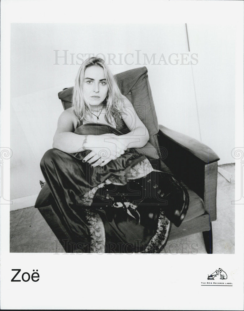 Press Photo Entertainer Musician Zoe - Historic Images