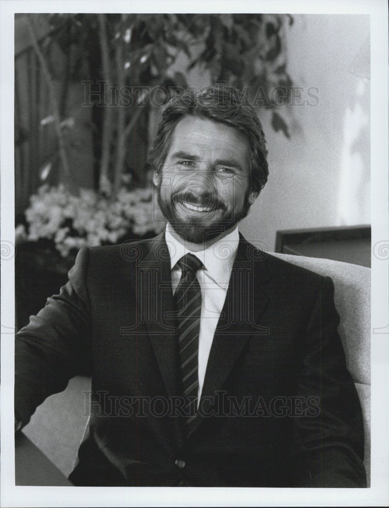 Press Photo James Brolin as Peter McDermott in the drama series Hotel - Historic Images