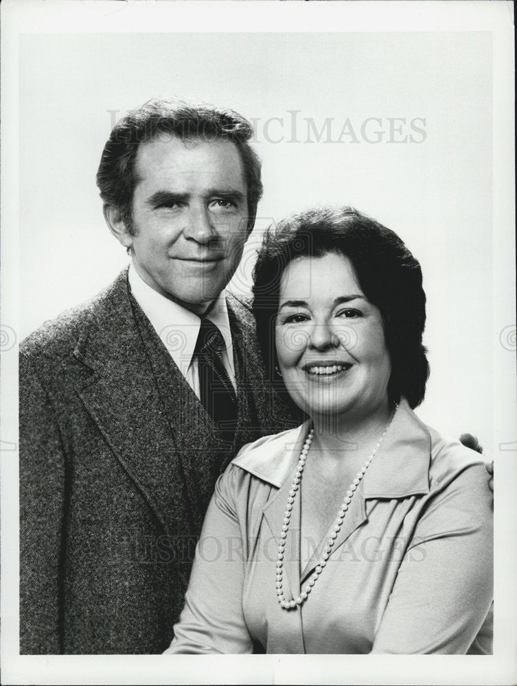 1976 Press Photo James Broderick Actor Sada Thompson Actress Family Drama Series - Historic Images