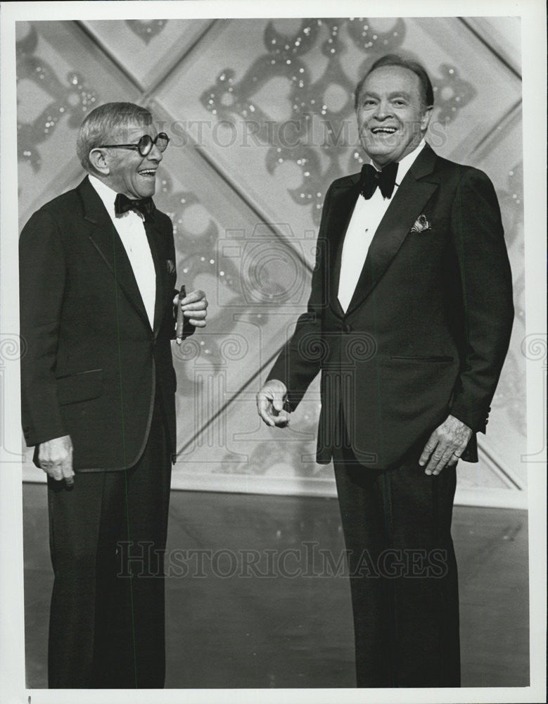 1981 Press Photo George Burns Comedian Bob Hope Actor Early Christmas Special - Historic Images