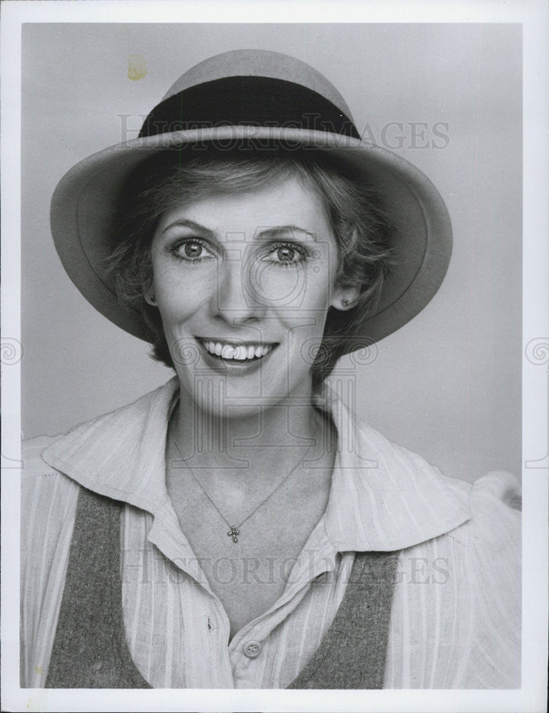 Press Photo Betty Buckley Nine is Too much Actress - Historic Images