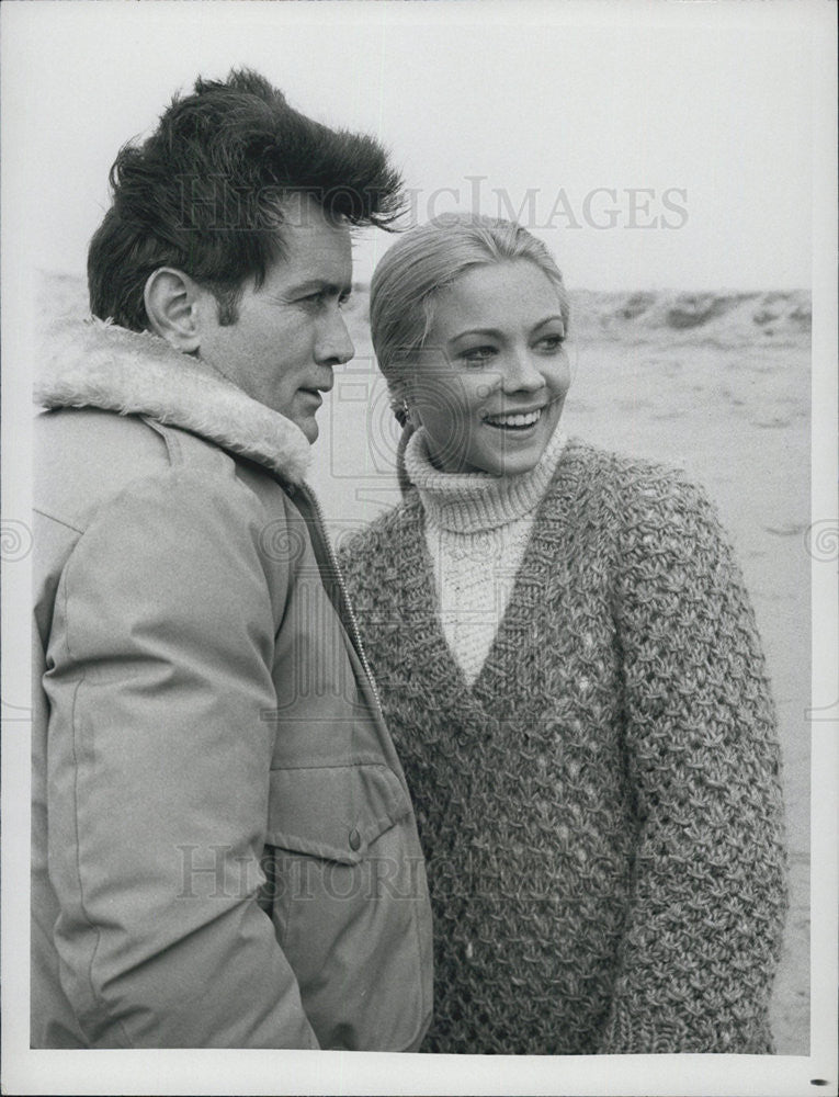 Press Photo Martin Sheen and Theresa Russell star in Blind Ambition - Historic Images