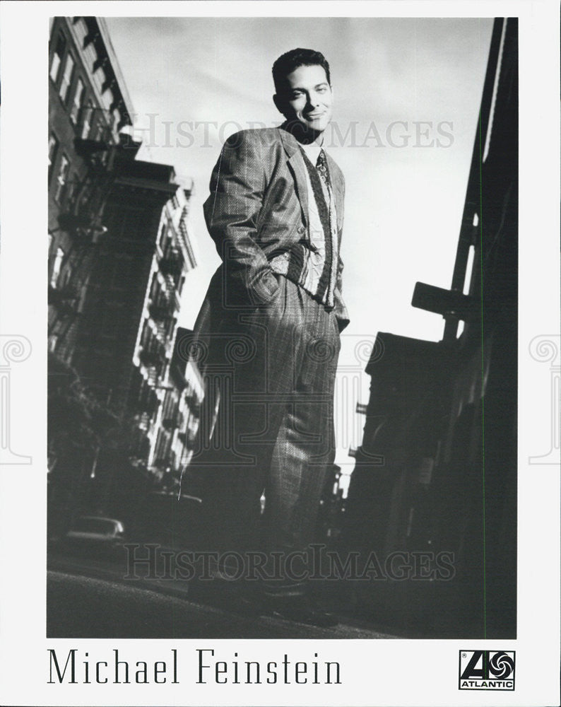 Press Photo Atlantic Recording Artist Michael Feinstein Urban Portrait - Historic Images