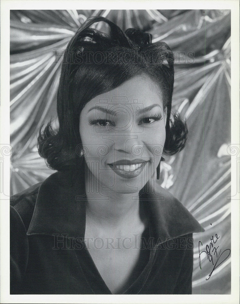 Press Photo Unknown actress posing for picture - Historic Images