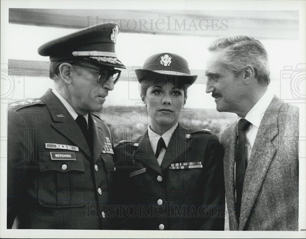 1986 Press Photo Blacke&#39;s Magic Series Hal Linden JD Cannon Nancy Grahn - Historic Images