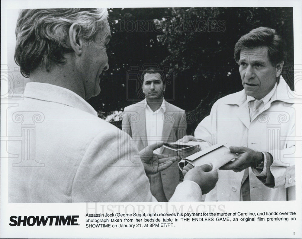 Press Photo The Endless Game Film Actor George Segal Receiving Payment Scene - Historic Images