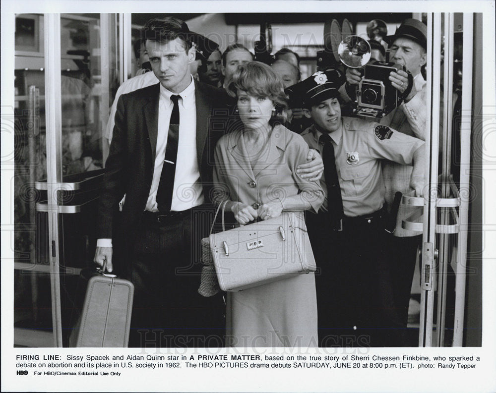 Press Photo Actress Sissy Spacek and Actor Aidan Quinn in HBO's A Private Matter - Historic Images