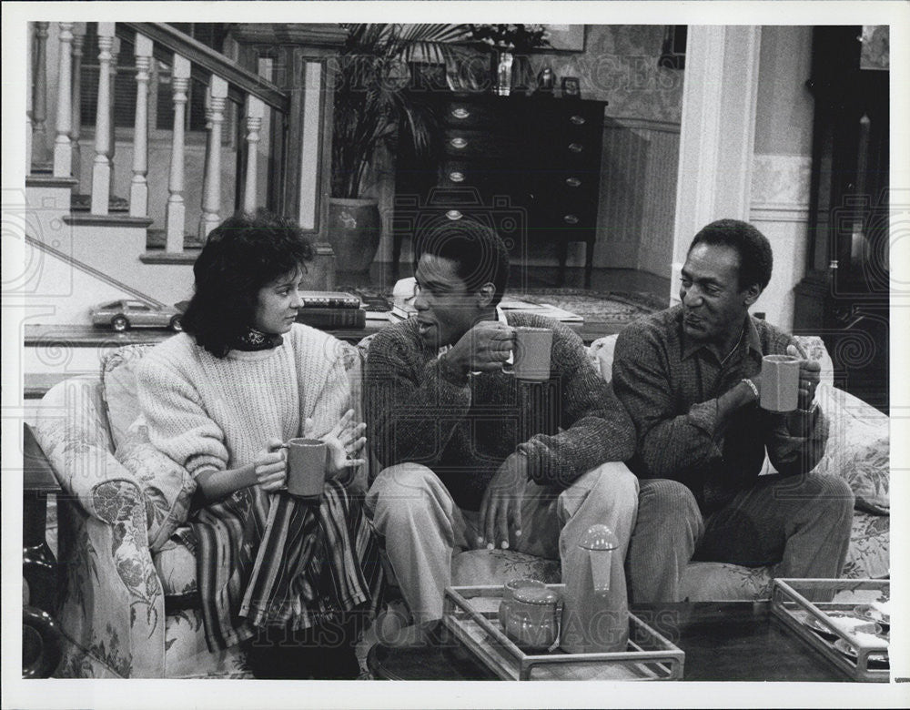 1985 Press Photo Actors Comedian Bill Cosby, Joseph Phillips, Sabrina Le Beauf - Historic Images