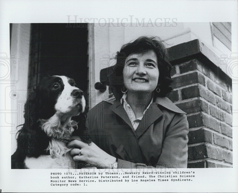 Press Photo Author Katherine Paterson and her dog - Historic Images