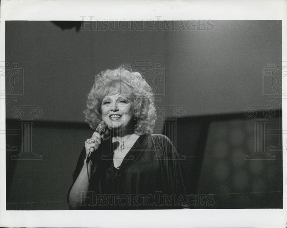 Press Photo Edie Adams singing on &quot;Over Easy&quot; - Historic Images