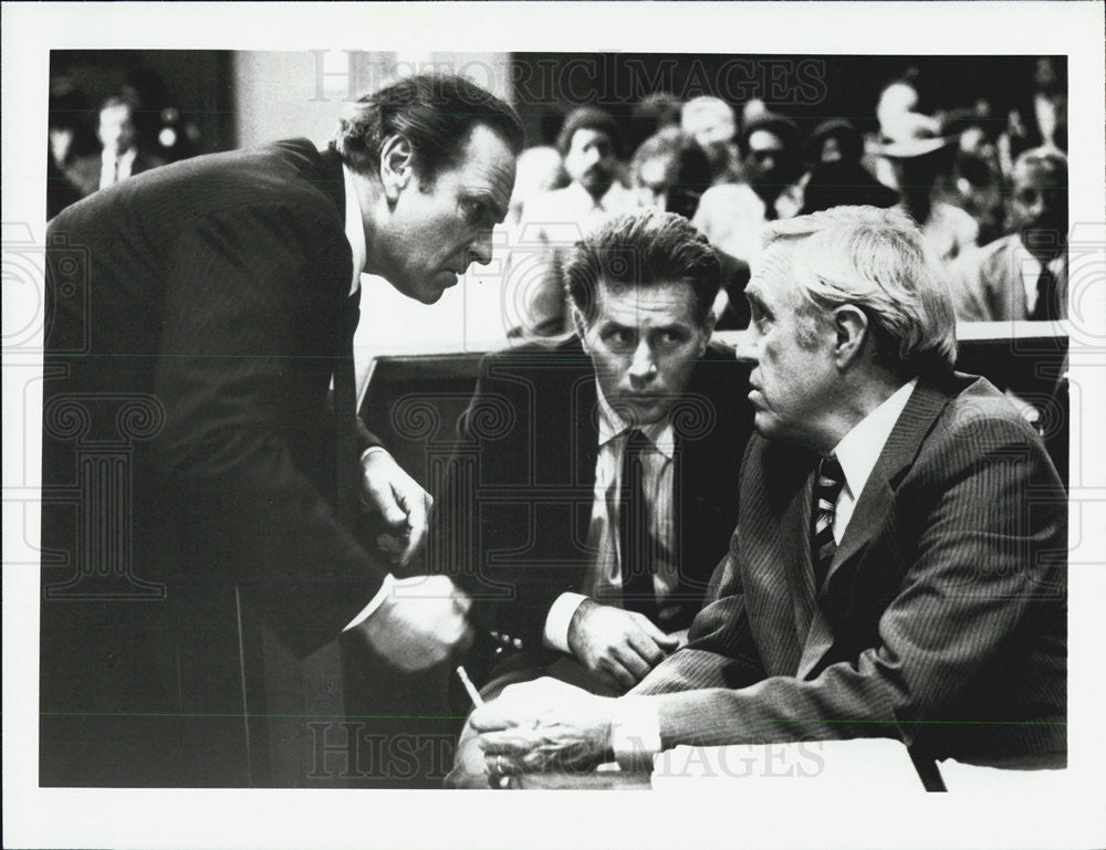 1985 Press Photo Rip Torn, Martin Sheen and Jason Robards in The Atlanta Child M - Historic Images