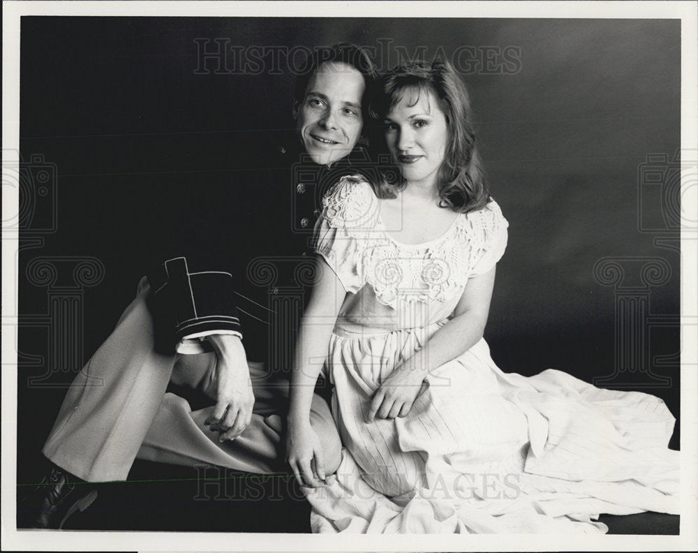 Press Photo Peter Toran and Lynnae Lehfeldt in Much Ado About Nothing - Historic Images