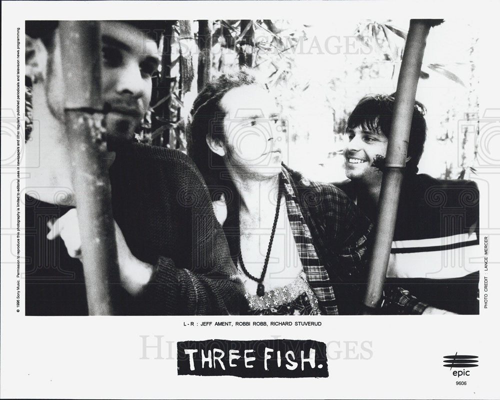 1996 Press Photo JEff Ament Robbi Robb Richard Stuverud Three Fish - Historic Images