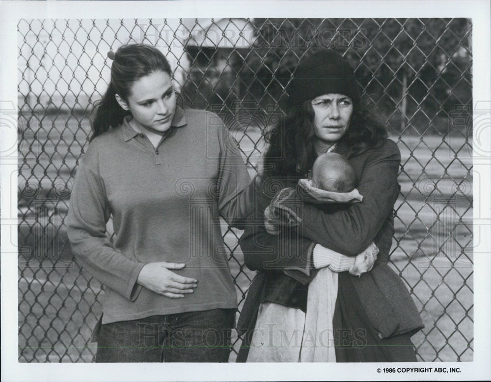 Press Photo Actors beth Miller and Belinda Balaski - Historic Images