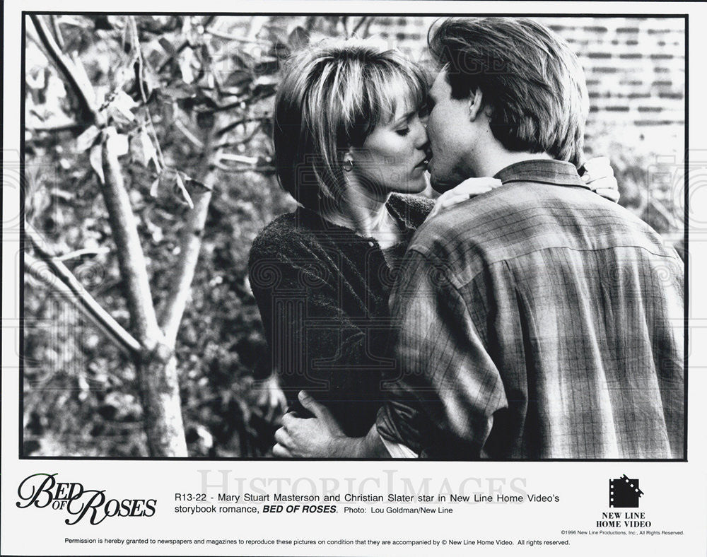 Press Photo Mary Stuart Masterson &amp; Christian Slater in &quot;Bed of Roses.&quot; - Historic Images