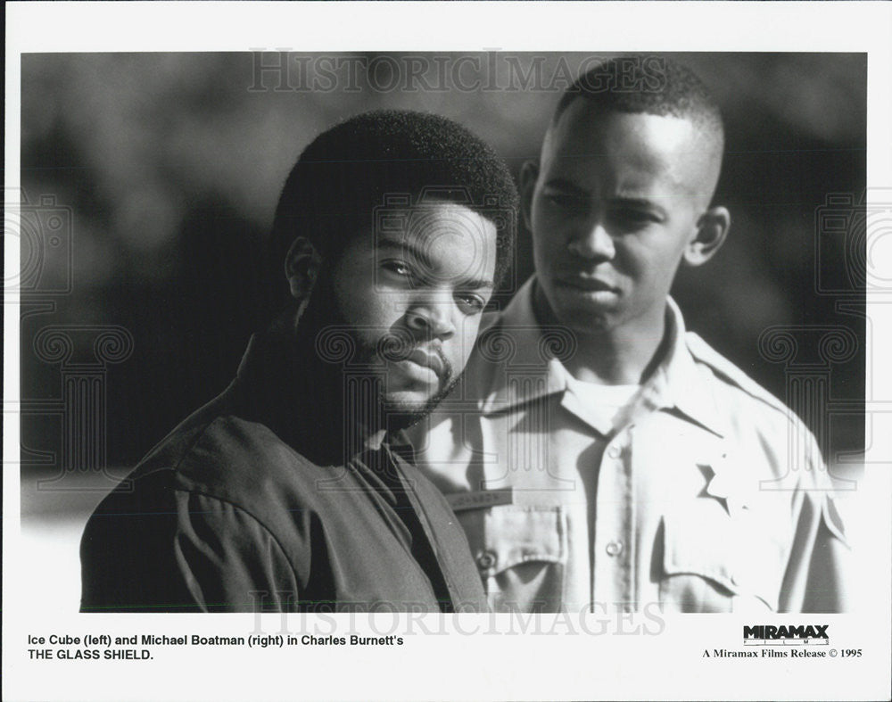 1995 Press Photo Ice Cube &amp; Michael Boatman in &quot;The Glass Shield.&quot; - Historic Images