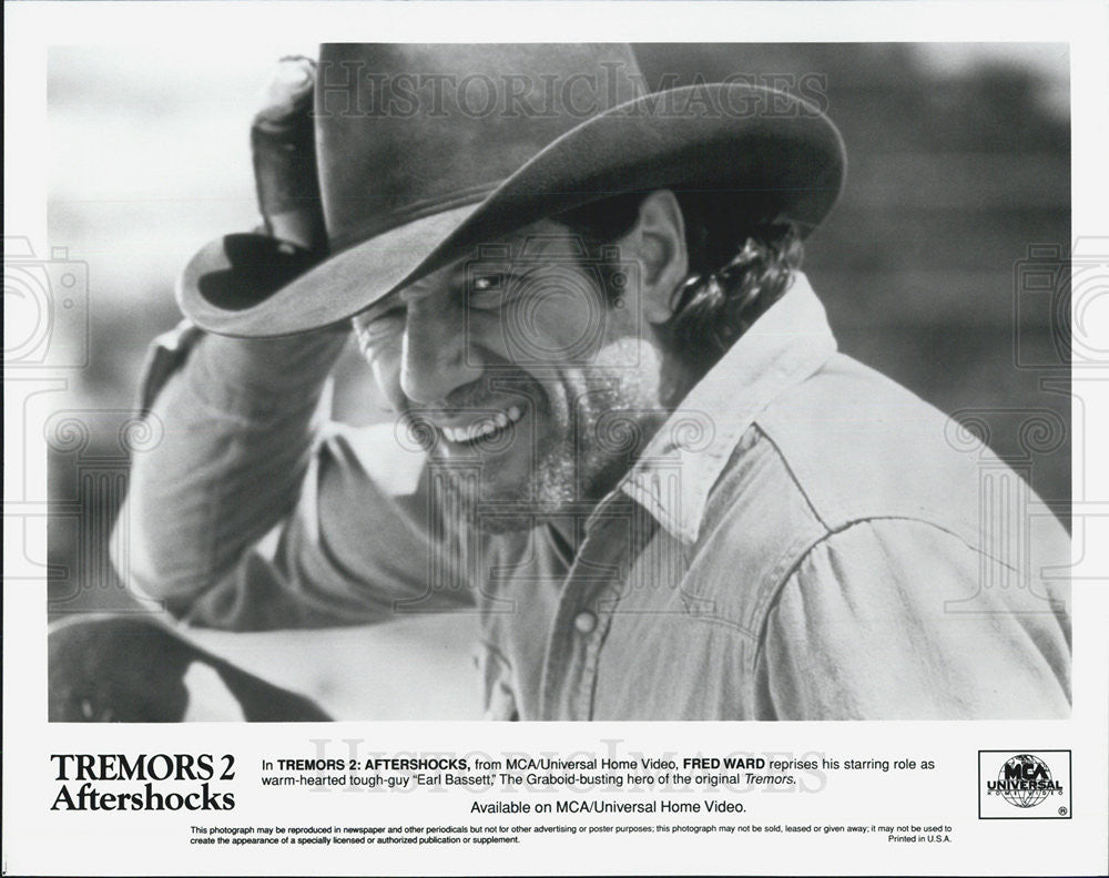 1996 Press Photo Fred Ward Stars in &quot;Earl Bassett&quot; in &quot;Tremors 2: Aftershocks&quot; - Historic Images