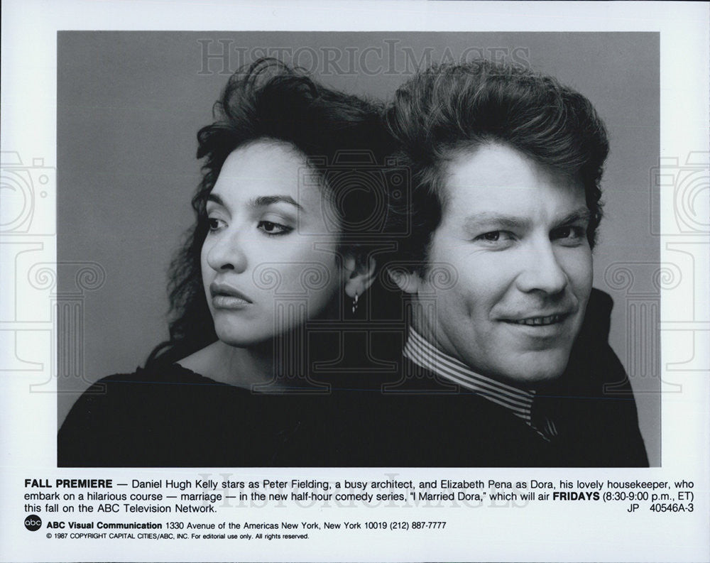 Press Photo I married Dora starring Elizabeth Pena and Daniel Hugh Kelly - Historic Images