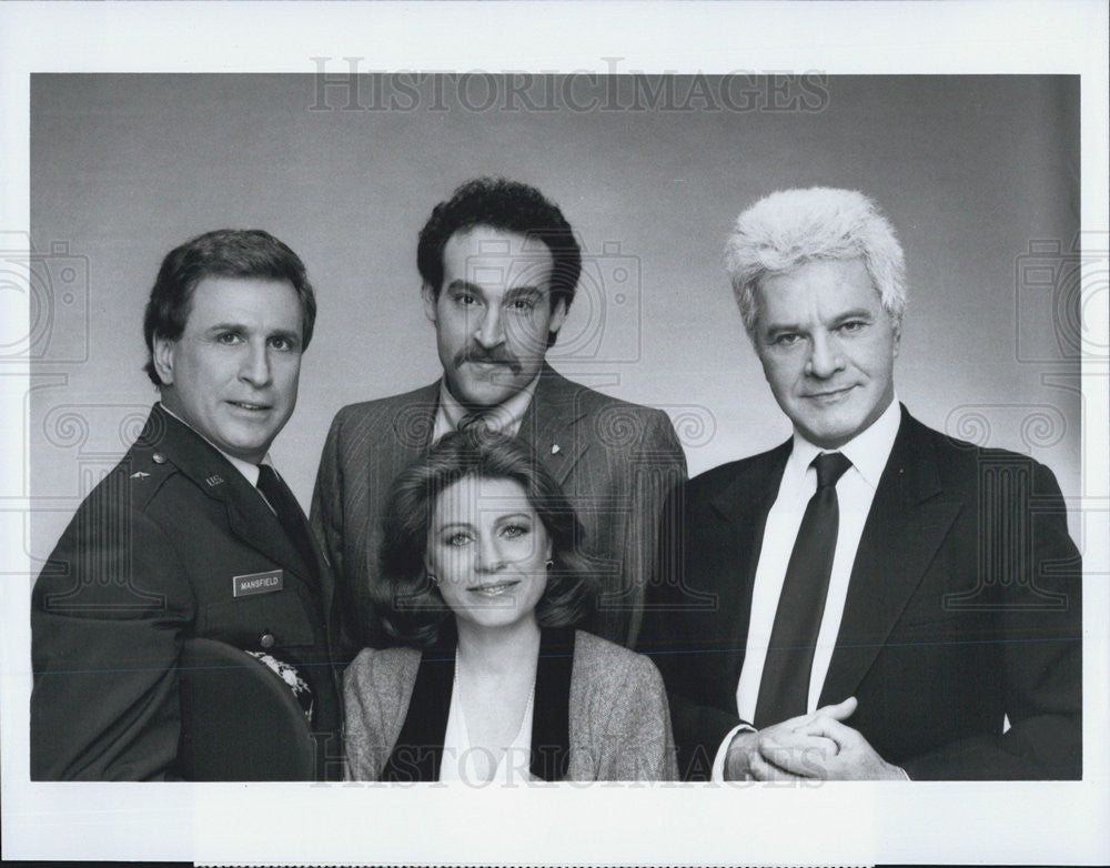 1985 Press Photo Ted Bessell, Patty Duke, Joel Brook &amp; Dick Shawn in &quot;Hail To - Historic Images