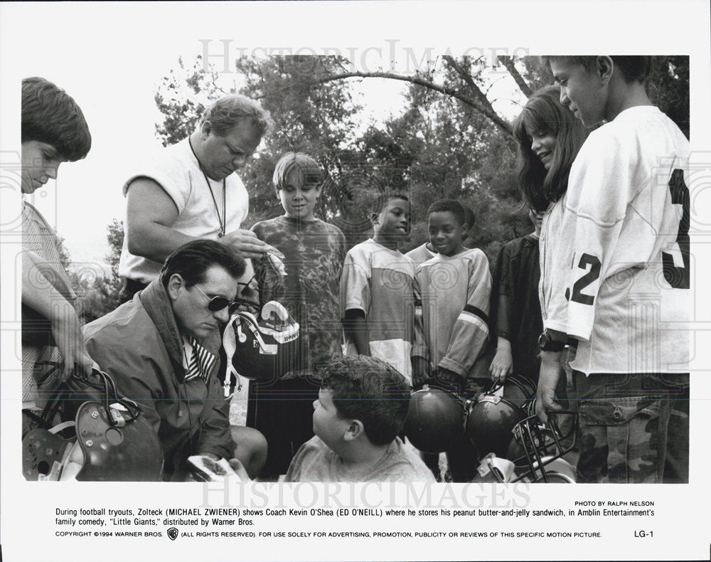 1994 Press Photo Micheal Zwiener, Ed O&#39;Neill in &quot;Little Giants.&quot; - Historic Images