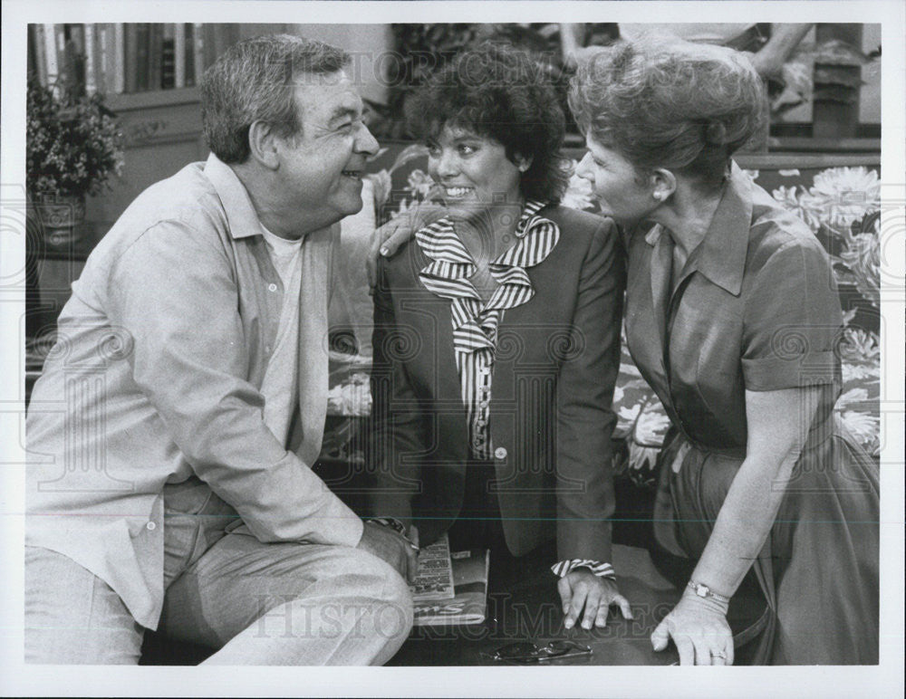 1983 Press Photo Actors Tom Bosley, Erin Moran And Marion Ross On &quot;Happy Days&quot; - Historic Images