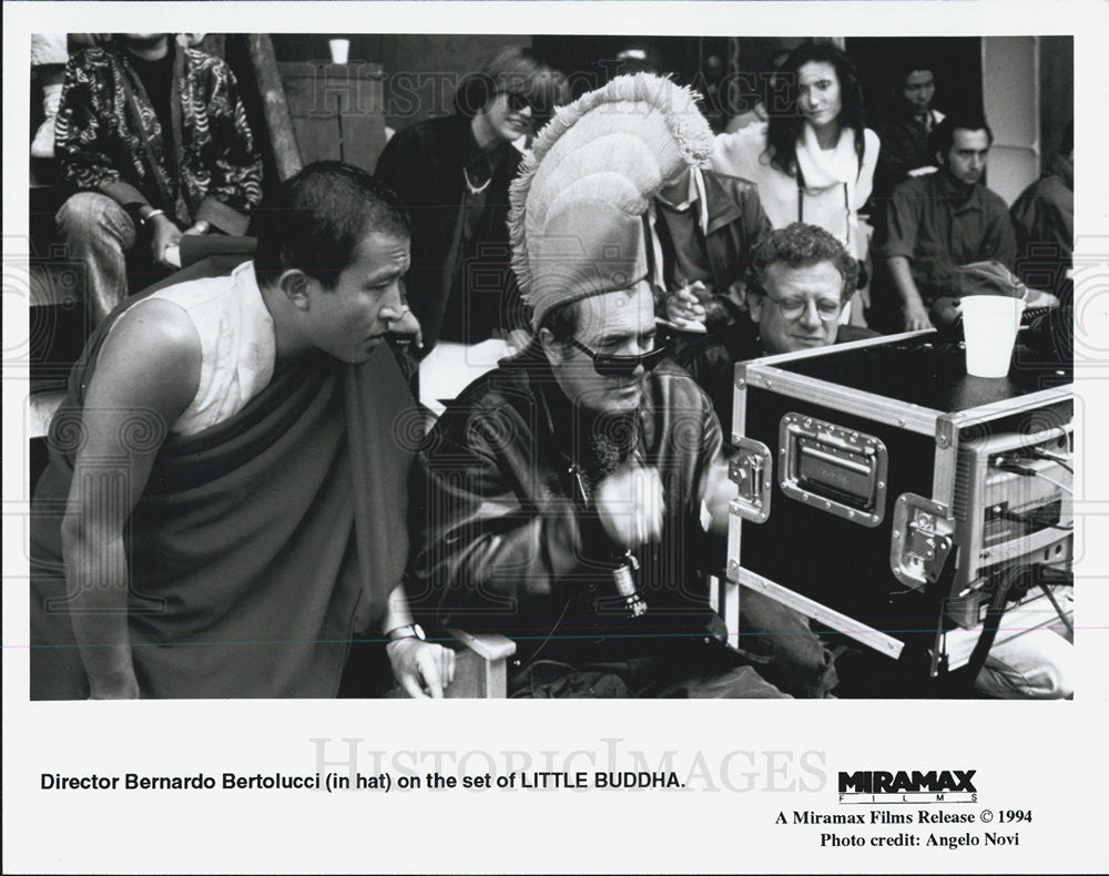 1994 Press Photo Director Bernardo Bertolucci Film &quot;Little Buddha&quot; - Historic Images