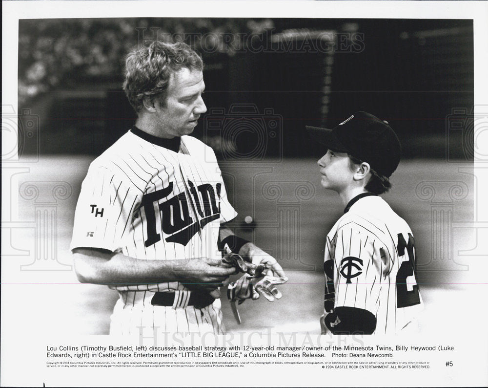 1994 Press Photo Actor Timothy Busfield and Luke Edwards in Little Big Leagu - Historic Images