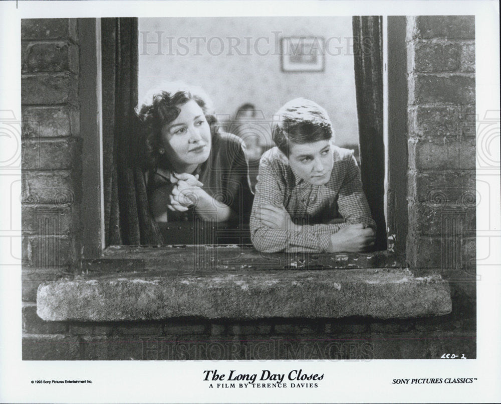 1993 Press Photo Leigh McCormack and Ayse Owens actors in The Long Day Closes - Historic Images