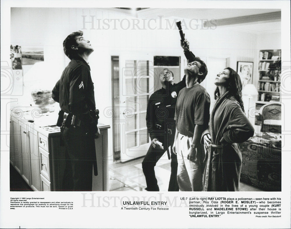 1992 Press Photo Kurt Russel &amp; Ray Liotta in &quot;Unlawful Entry&quot; - Historic Images