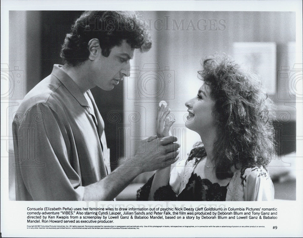 1988 Press Photo Actors Elizabeth Pena And Jeff Goldblum Star In &quot;Vibes&quot; - Historic Images