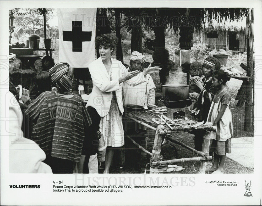 1985 Press Photo Actress Rita Wilson As Peace Corp Volunteer In &quot;Volunteers&quot; - Historic Images