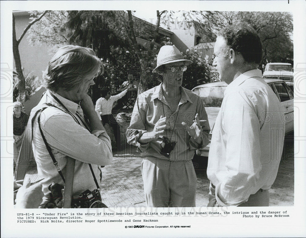 1983 Press Photo &quot;Under Fire&quot; Director Roger Spottiswoode With Actors - Historic Images