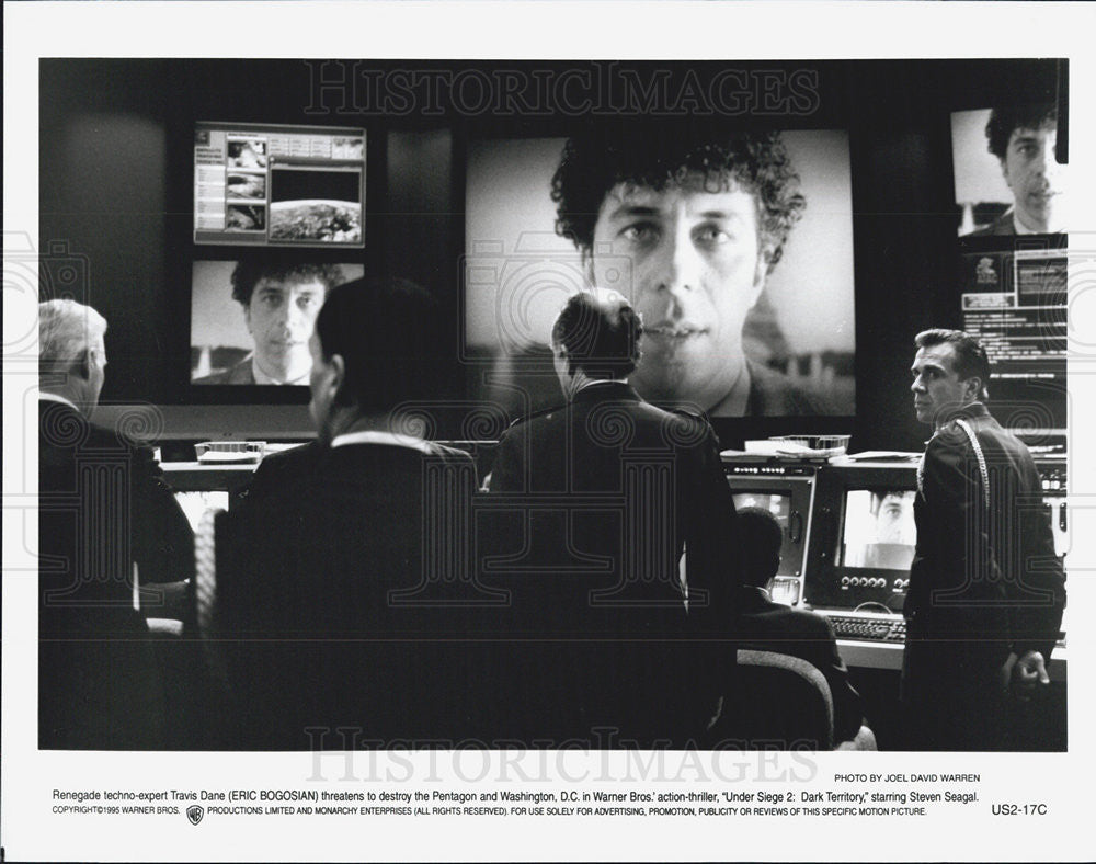 1995 Press Photo Eric Bogosian Action Thriller Under Siege 2 Dark Territory Film - Historic Images